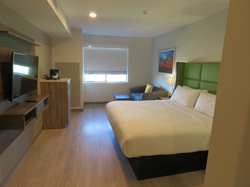 Wyndham Garden College Station - photo 13