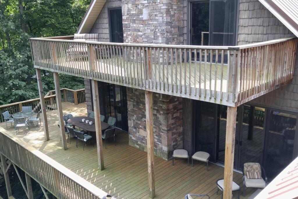 Flyers' Landing - carbon neutral hotel in Jacksboro
