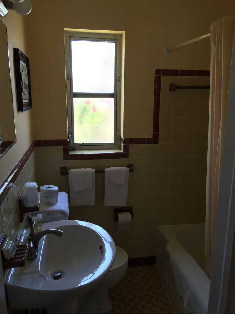 Amber Tides Motel - photo 31