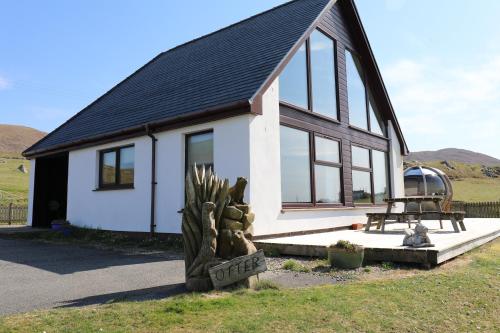 Otter Cottage — 4-Star Luxury Hotel in Tarbert, United Kingdom