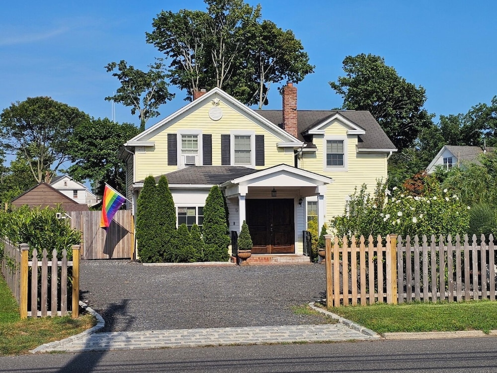 Come As You Are Inn — hotel in Sayville