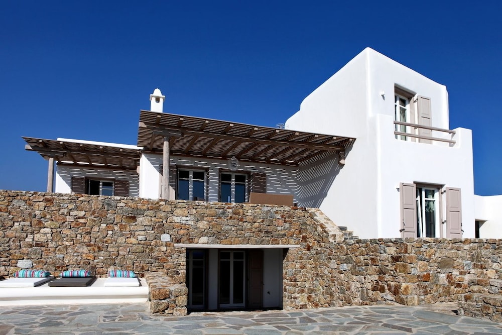 Elia White Residence — 4-Star Luxury Hotel in Mykonos, Greece