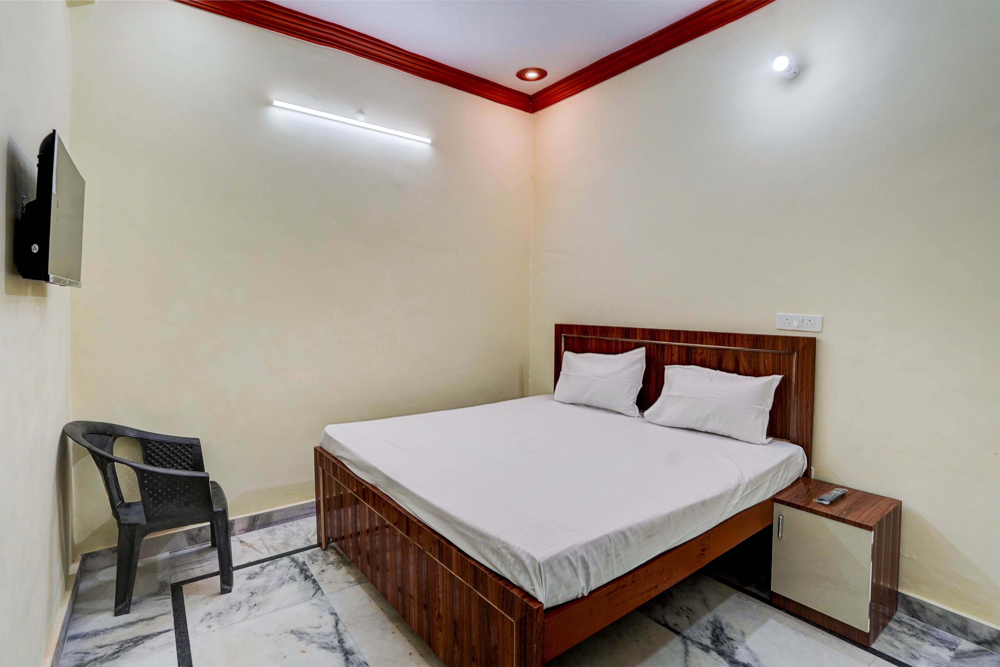 Hotel O Home Hotel Star Galaxy — hotel near Kanpur Airport