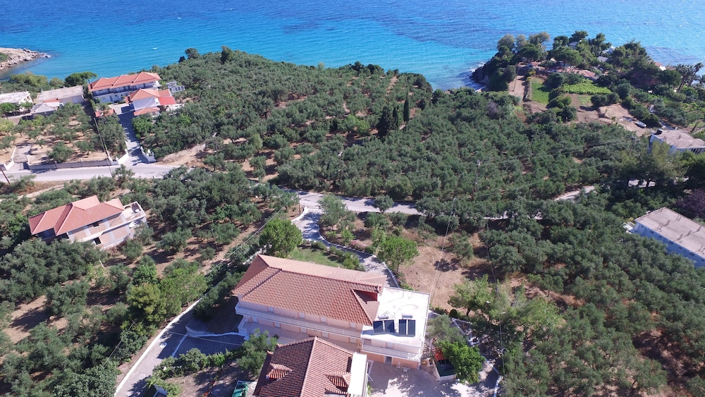 Julia Studios - carbon neutral hotel in Zakynthos