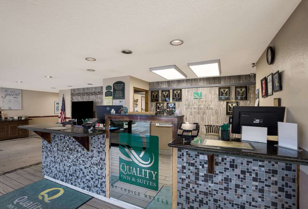 Quality Inn & Suites Medford Airport - photo 3
