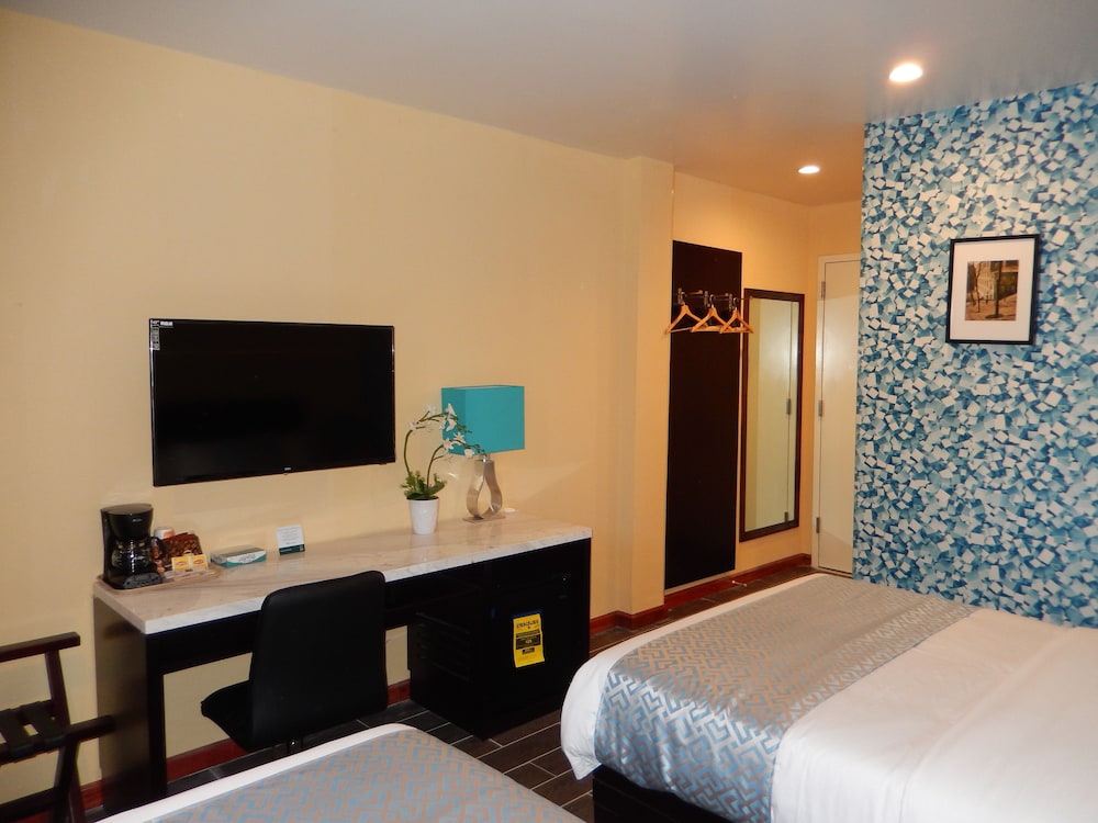 Quality Inn near Sunset Park - photo 8