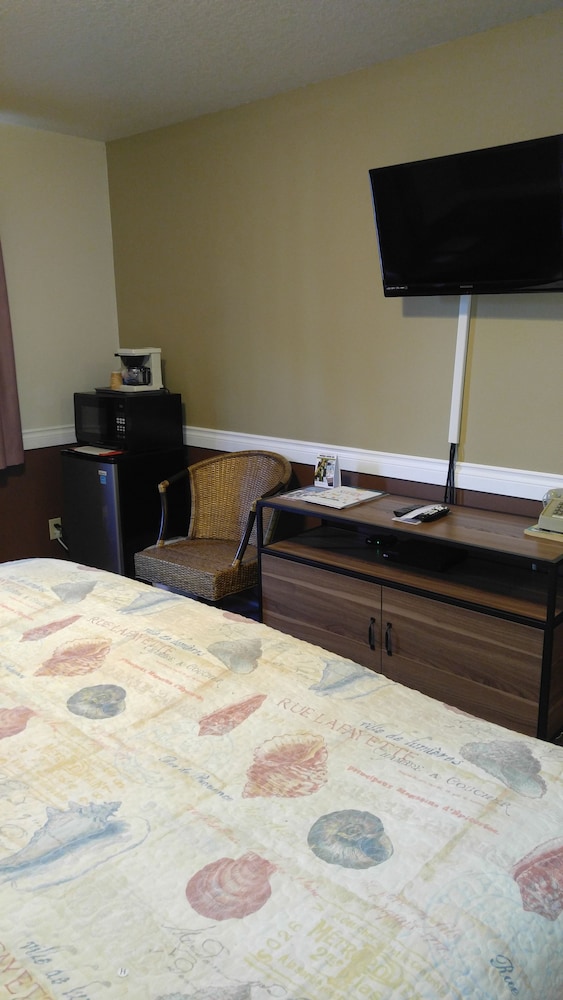 Hillcrest Inn - photo 10