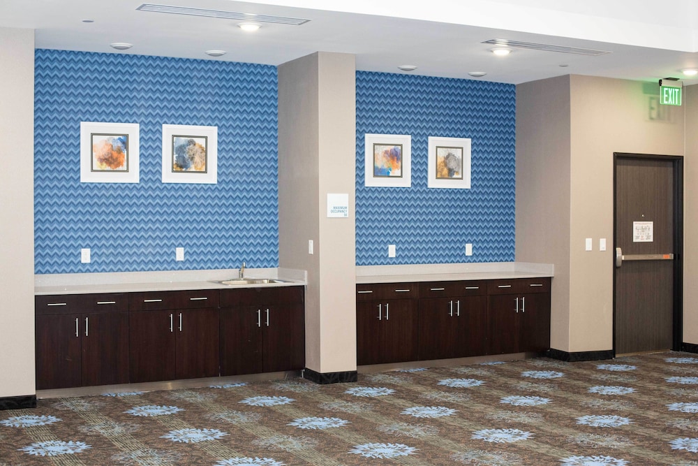 Holiday Inn Express & Suites Oklahoma City Southeast I 35 by IHG - photo 27