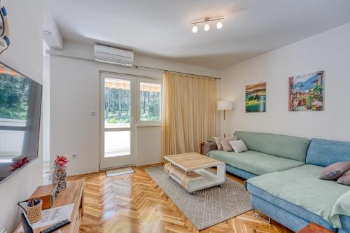 Apartment Pavluk with Balcony — 4-Star Luxury Hotel in Porec, Croatia