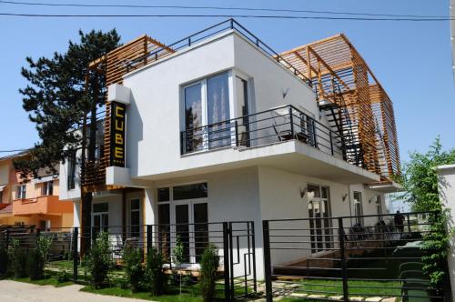 Vila Cube — 4-Star Luxury Hotel in Eforie Nord, Romania