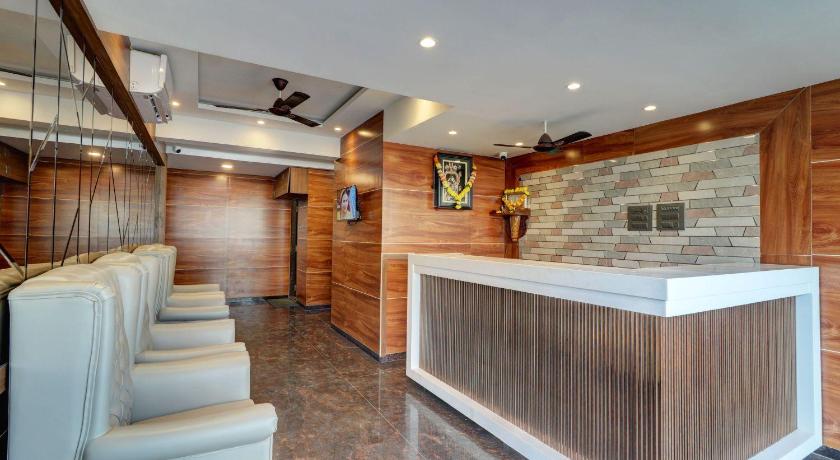 Hotel Flysky Rooms & Banquets
