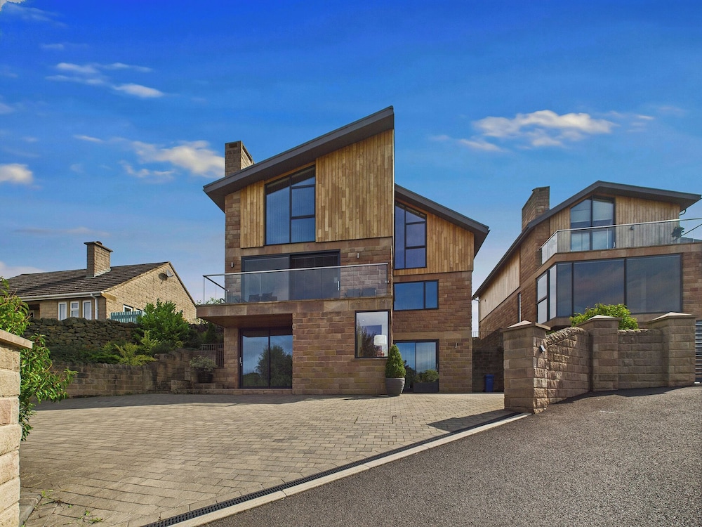 Oakwood House — 4-Star Luxury Hotel in Matlock, United Kingdom
