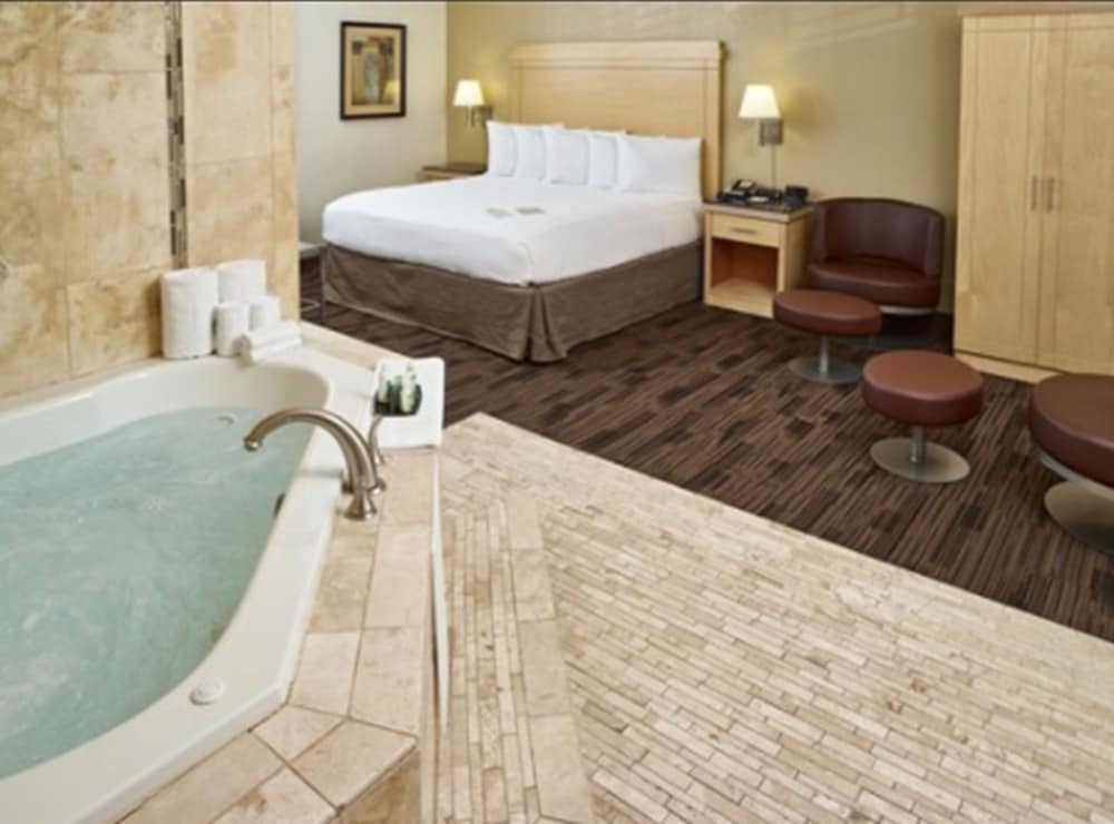 Livinn Hotel St. Paul I 94 East 3M Area - photo 25
