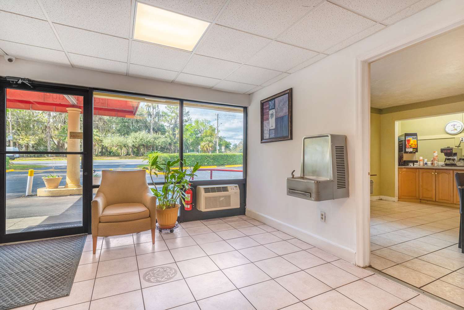Travelodge by Wyndham Gainesville - photo 12