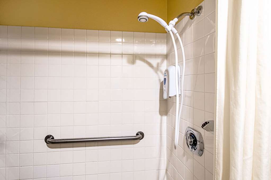 Econo Lodge Watertown - photo 19