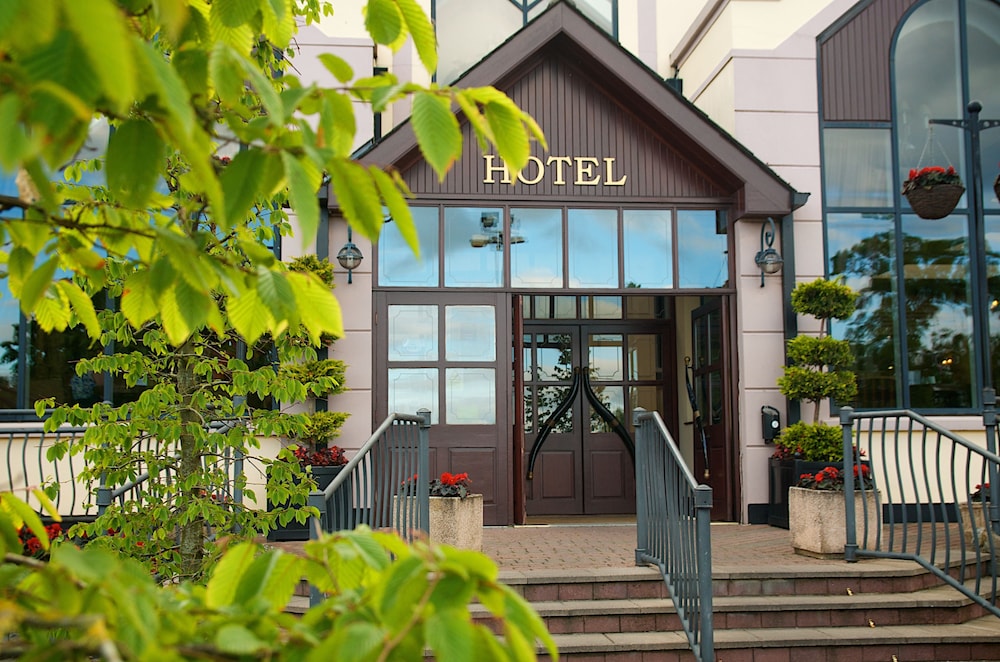 Four Seasons Hotel & Leisure Club Monaghan — 4-Star Luxury Hotel in Monaghan, Republic of Ireland