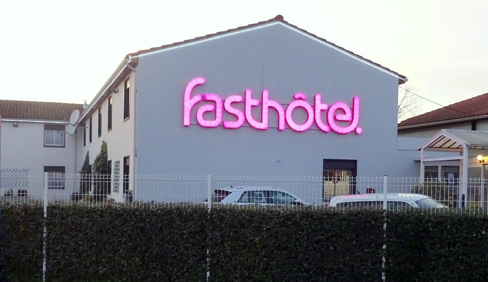 Fasthotel Tarbes Semeac Un Hotel Fh Confort — Tarbes