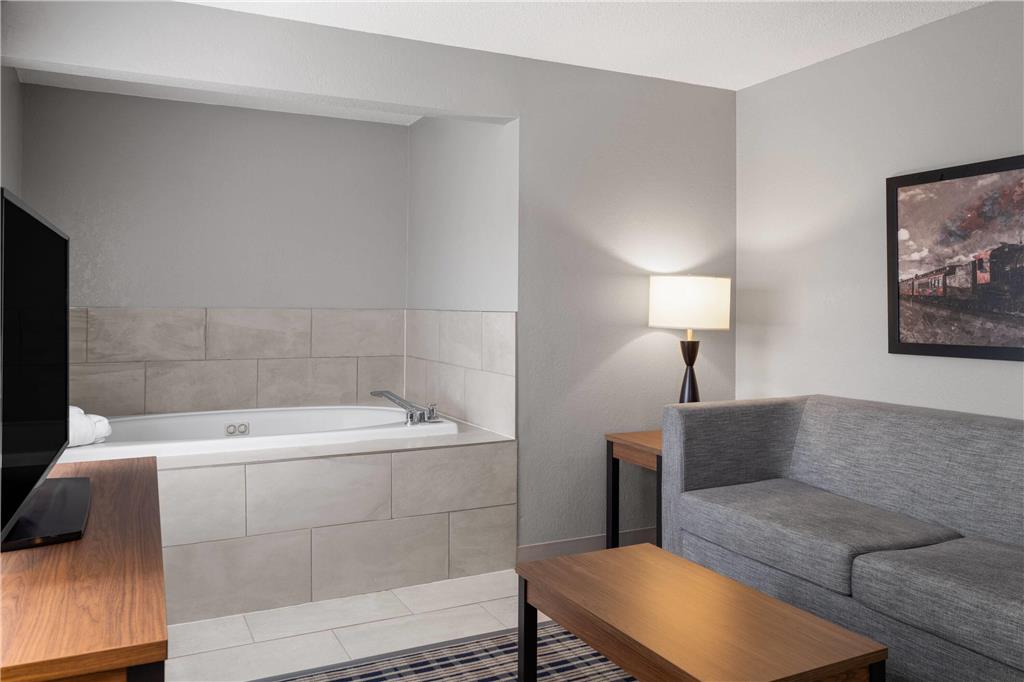AmericInn by Wyndham Alexandria - photo 32