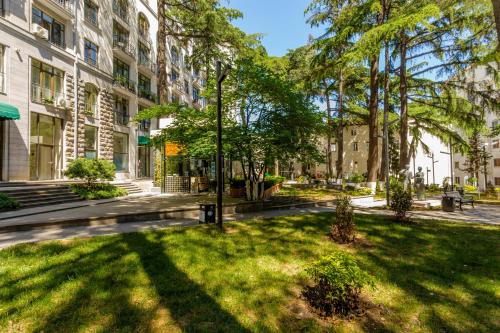 NEW Downtown Apartment