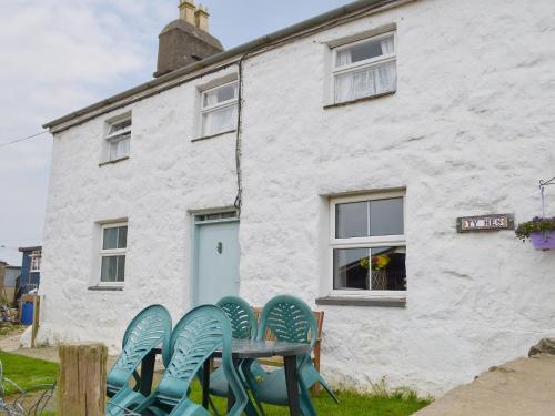Ty Hen - carbon neutral hotel in Llanrug