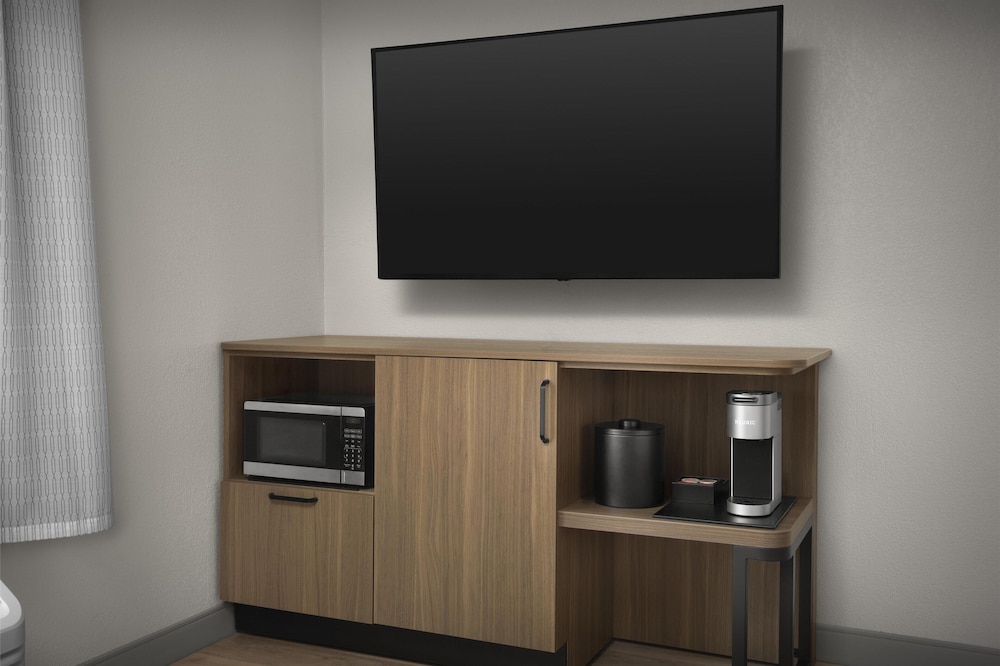 Hampton Inn Lenoir City - photo 10