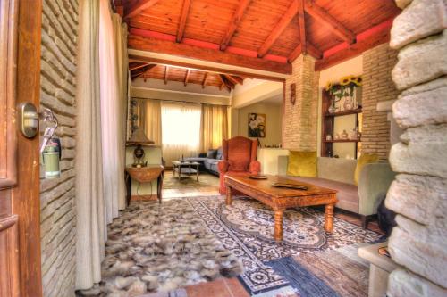 Villa Escobadd — 4-Star Luxury Hotel in Arachova, Greece