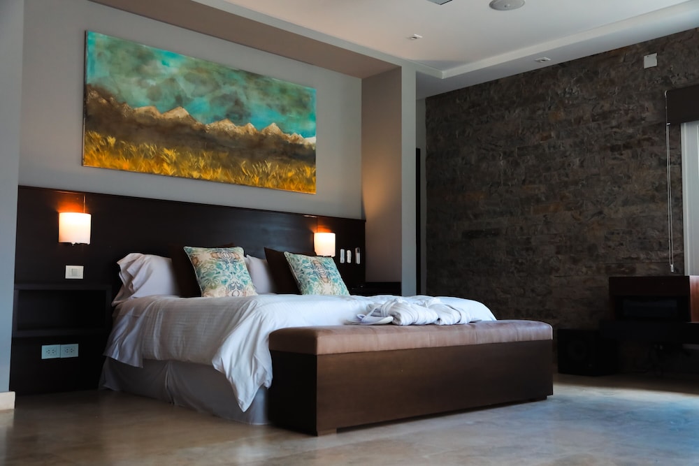 El Carmelo Mountain Lodge — 4-Star Luxury Hotel in Lujan De Cuyo, Argentina