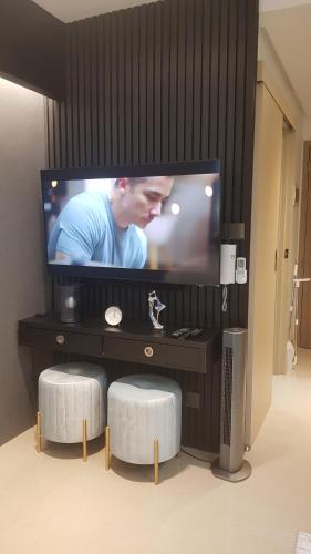 Staycation near Mall of Asia Condotel with King Bed — 4-Star Luxury Hotel in Manila, Philippines