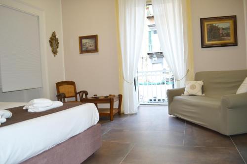 questo rinascimento CASA NEWMAN — 4-Star Luxury Hotel in Naples, Italy
