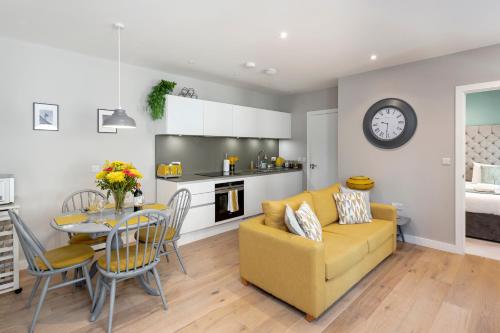 The Hastings Lower Borough Walls — 4-Star Luxury Hotel in Bath, United Kingdom