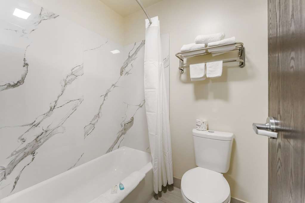 Suburban Studios LaVale Cumberland - photo 10
