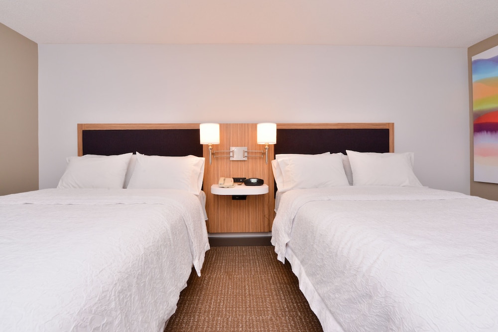 Hampton Inn & Suites Plymouth - photo 11