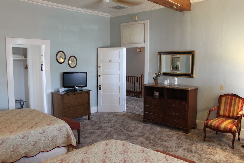 The Hotel Limpia - photo 28