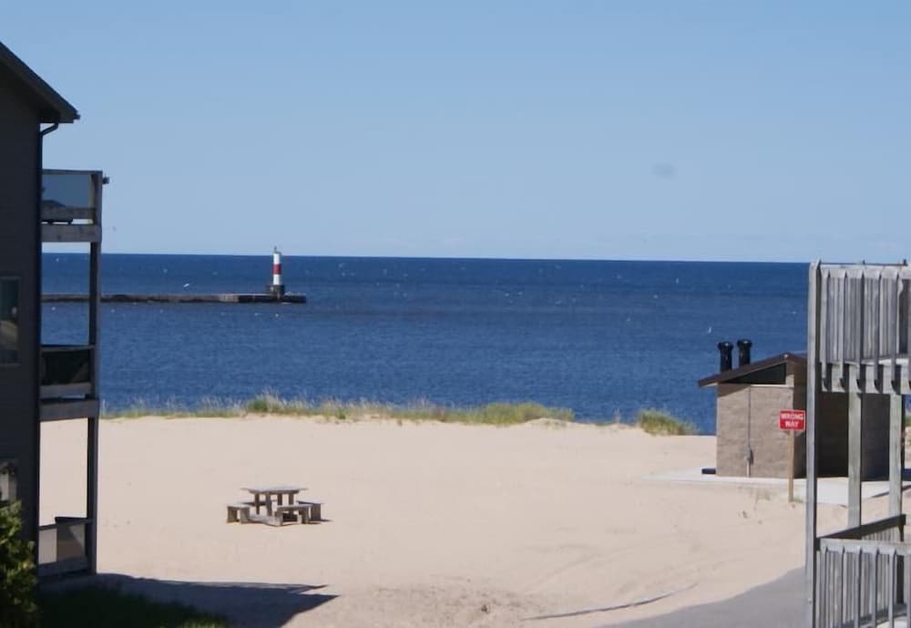 Harbor Lights Resort - photo 11