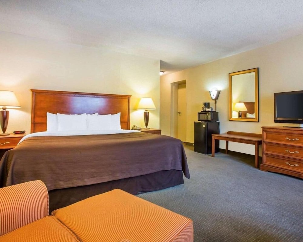 Budgetel Inn & Suites Atlanta - photo 11
