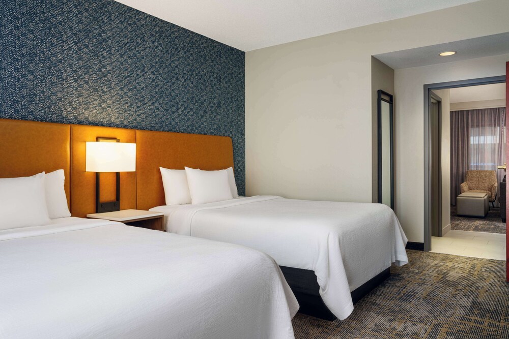 Embassy Suites Lincoln - photo 14