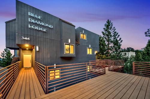 Luxe 15 Blue Diamond vip Lake Tahoe hot tub pool game room