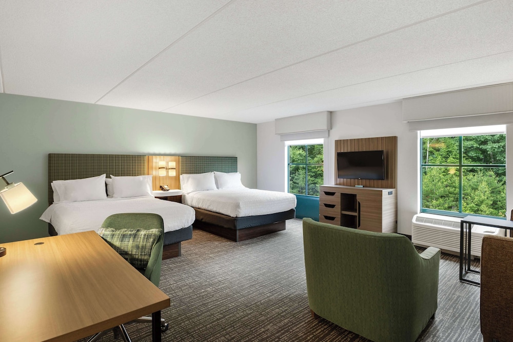 Hampton Inn & Suites Lake George - photo 22