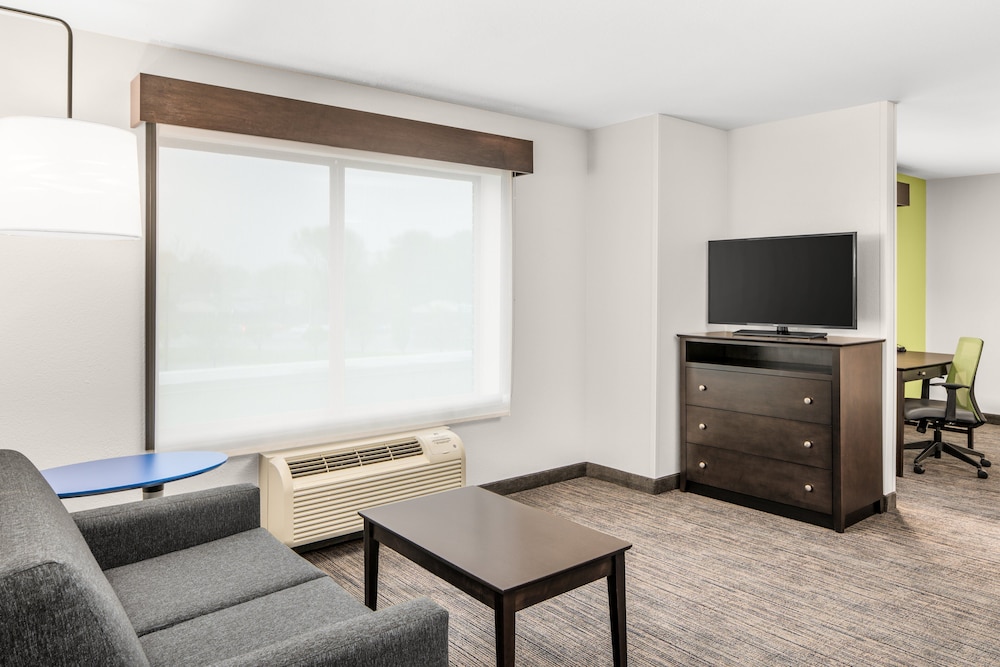 Holiday Inn Express & Suites Wilmington Newark by IHG - photo 5