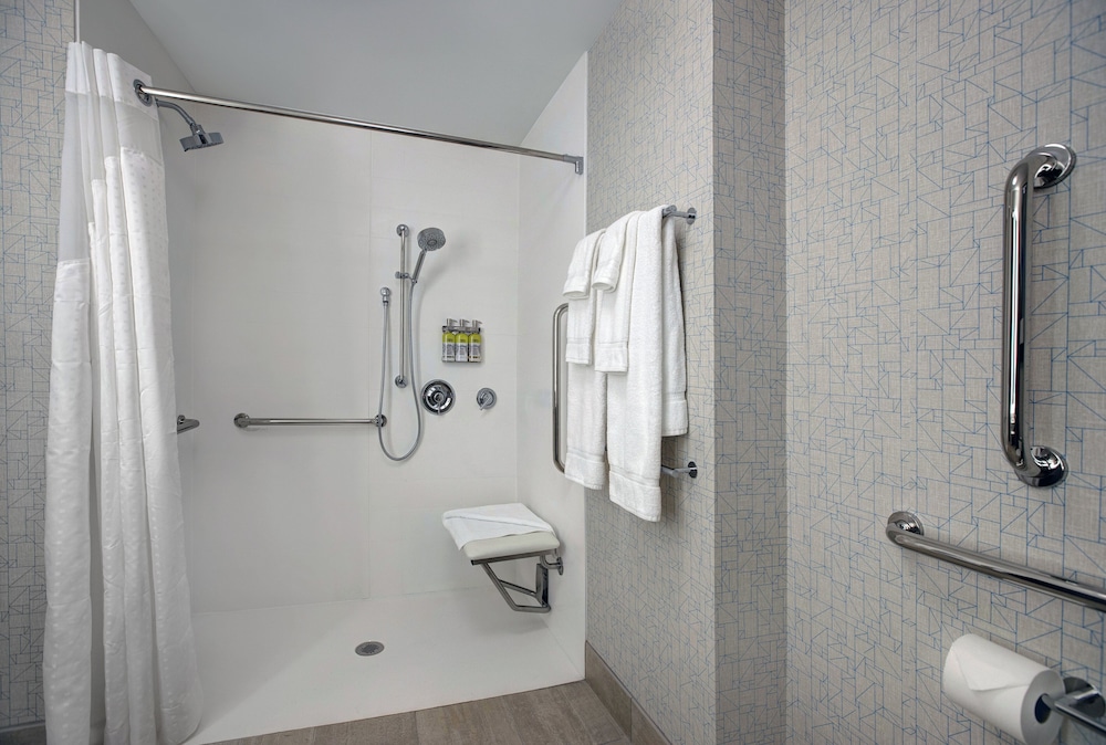 Holiday Inn Express Milwaukee Downtown by IHG - photo 24