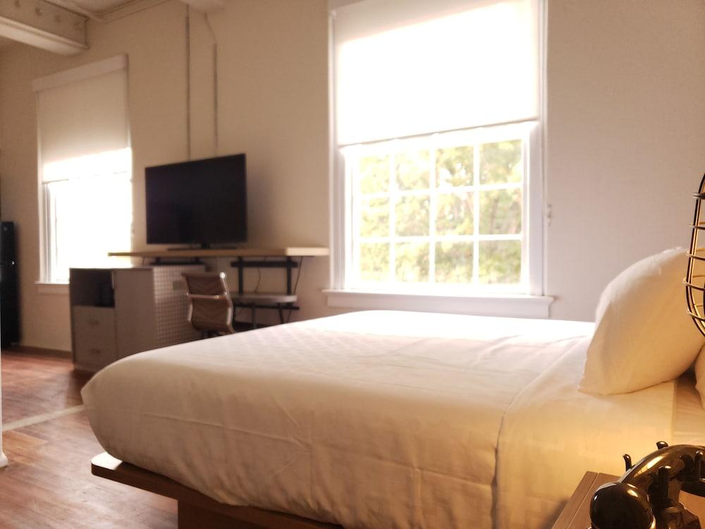 Inn at Blackstone - photo 10