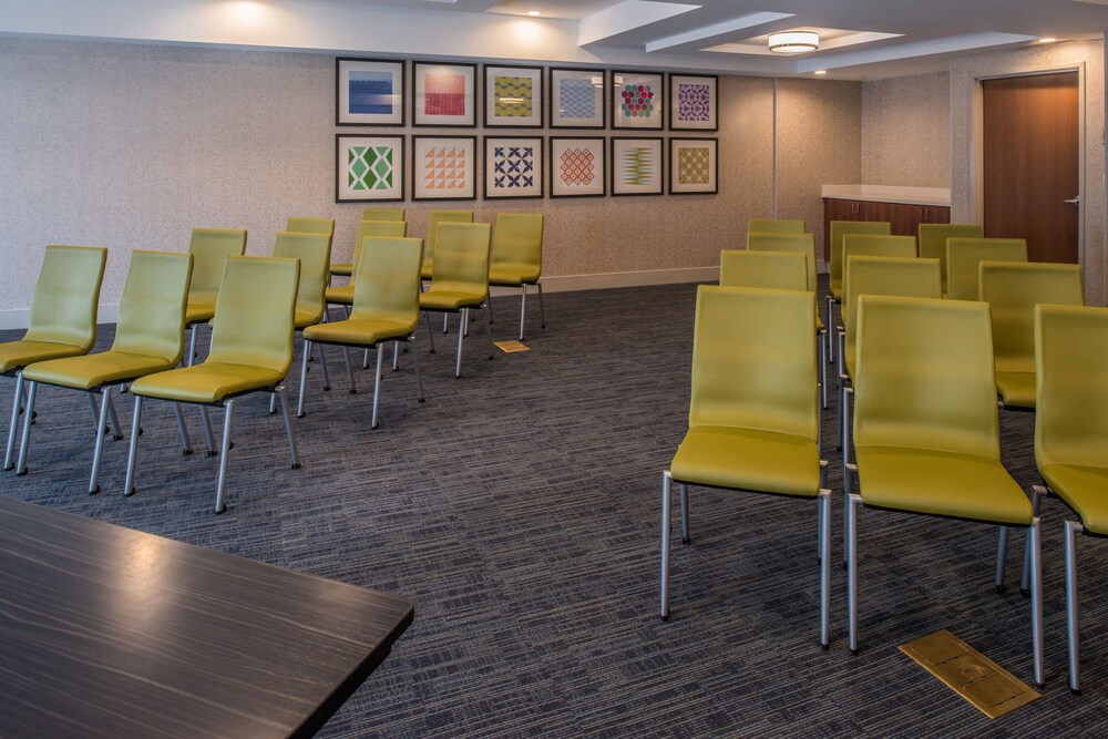 Holiday Inn Express Sierra Vista by IHG - photo 54
