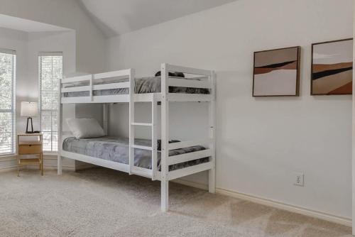 Spacious & Cozy Texas Gem with Private Pool in Plano, United States