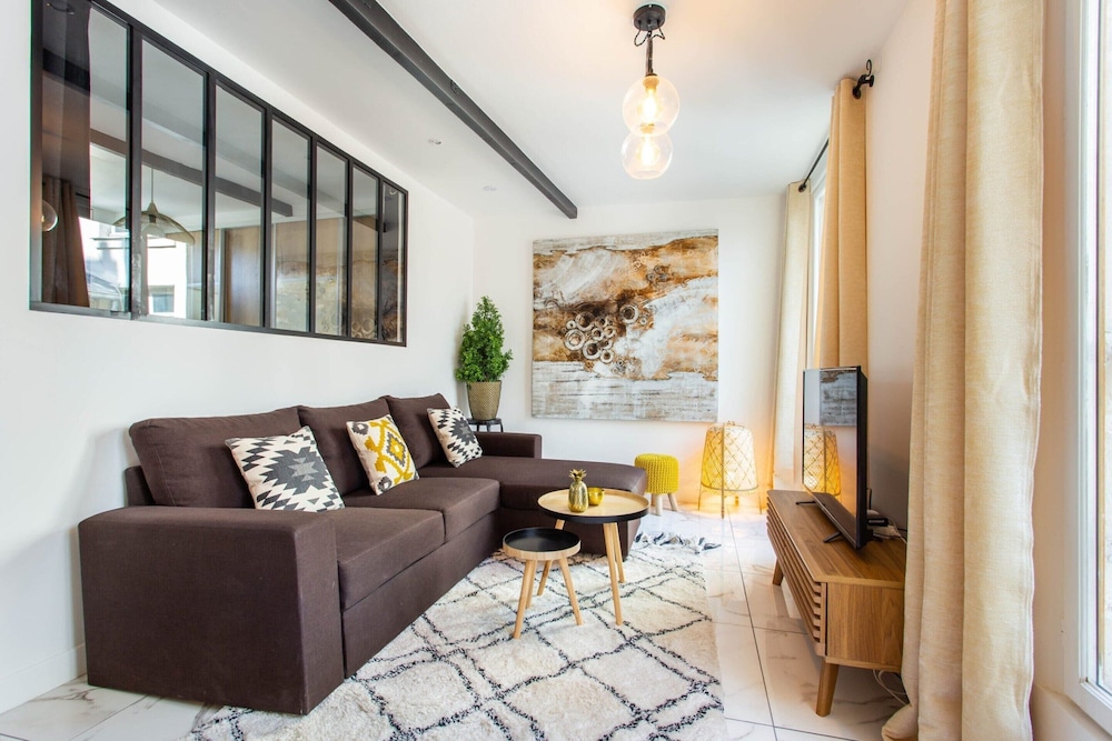 Exquisite Duplex 6P Montorgueil - last minute hotel in Paris