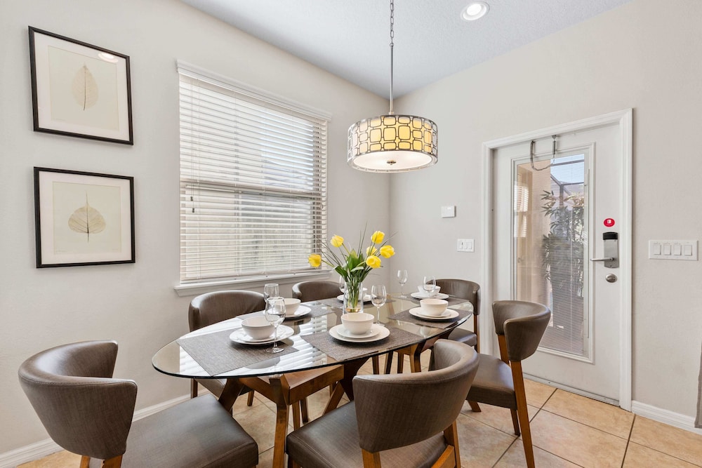 Beautiful Townhome With Splash Pool and Game Room - photo 49