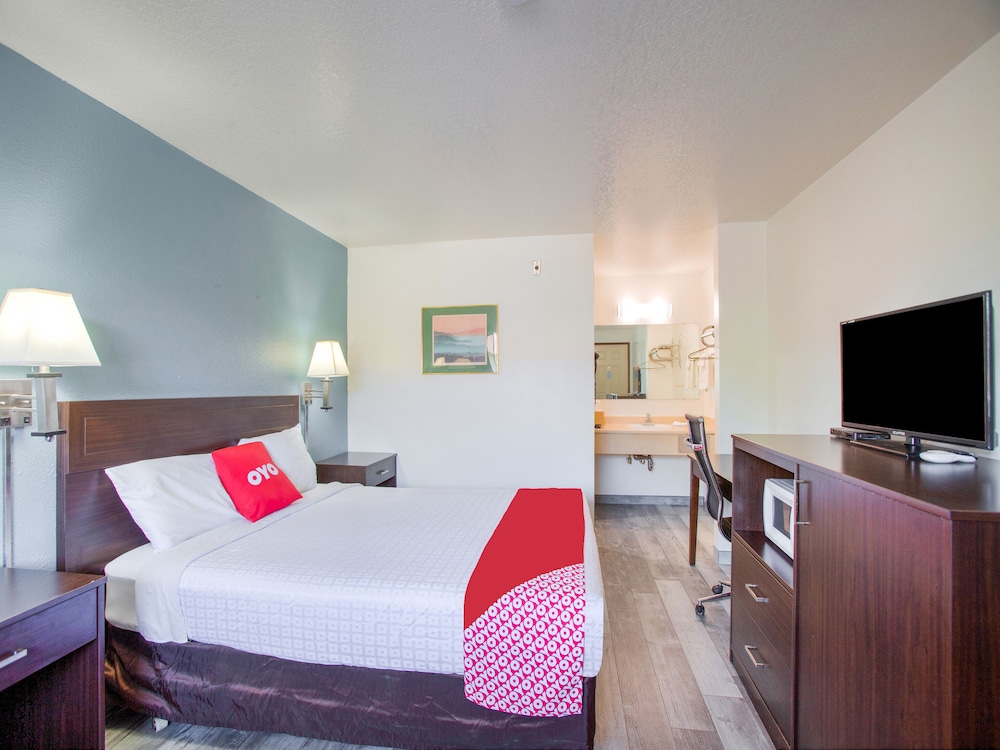 OYO Woodland Hotel and Suites - photo 14