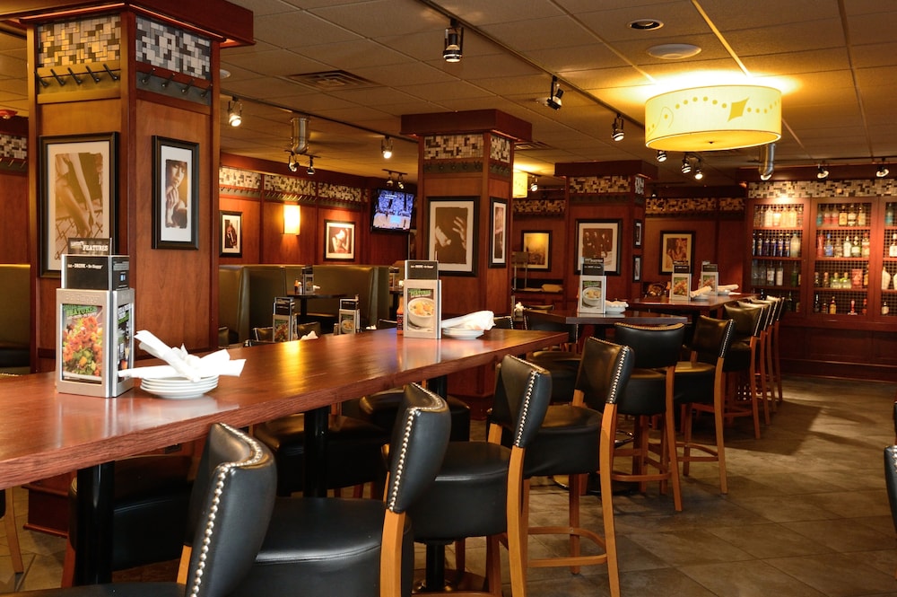 Holiday Inn Chicago Oakbrook by IHG - photo 36