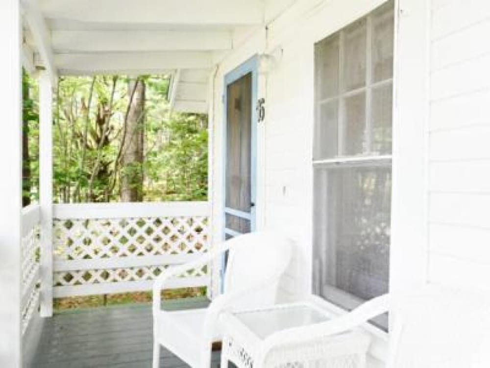 2 River Road Inn & Cottages - photo 3