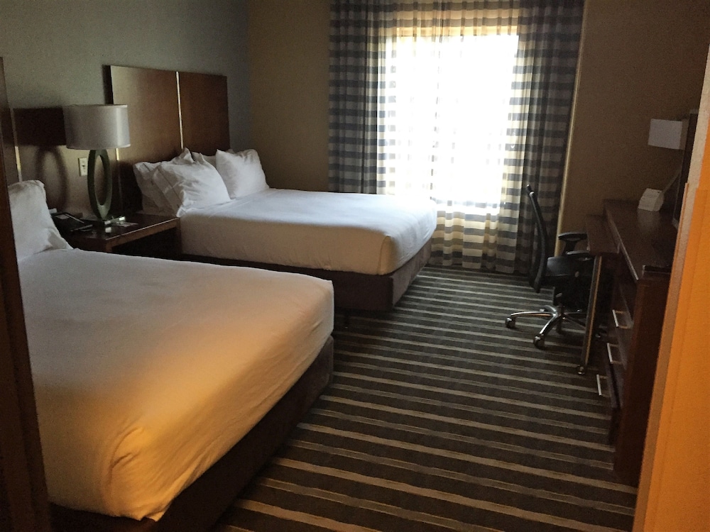 Holiday Inn Express & Suites Perry National Fairground Area #34 by IHG - photo 14