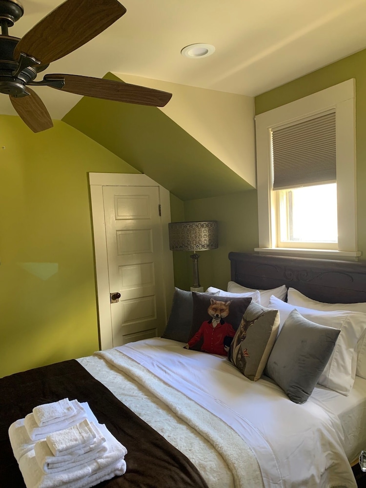 The Hygrade Inn - photo 19